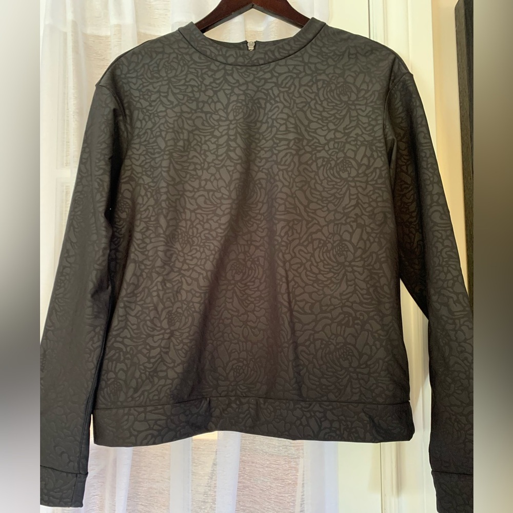 Lululemon Floral Patterned Black Longsleeve